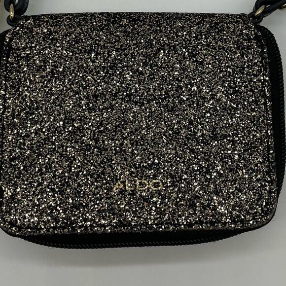 Aldo Small Gold Glitter Wallet - Picture 2 of 8